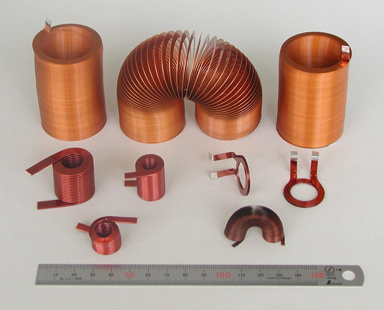 The central winding and end windings before assembly, also showing the -  Download Scientific Diagram